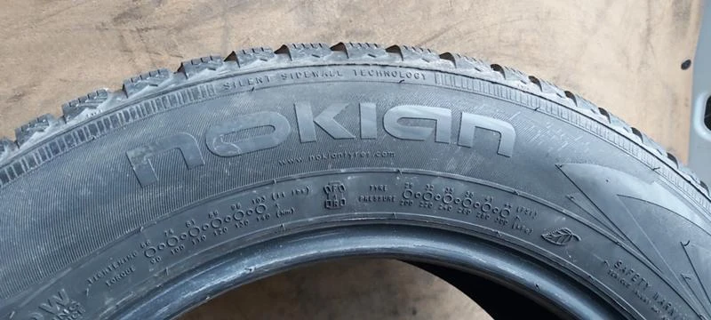 Гуми Зимни 215/60R16, снимка 5 - Гуми и джанти - 35130469