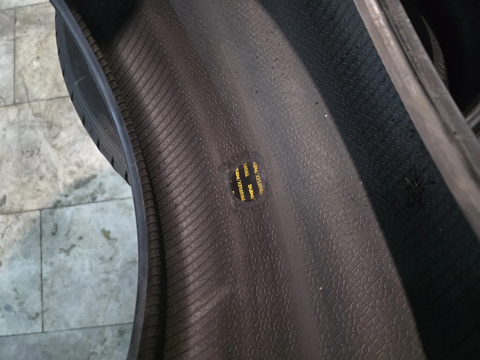 Гуми Летни 245/40R18, снимка 6 - Гуми и джанти - 56730656