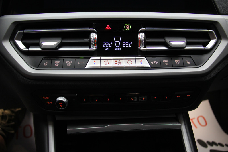 BMW 330 Plug-in Hybrid/Virtual/FullLed, снимка 13 - Автомобили и джипове - 42090768