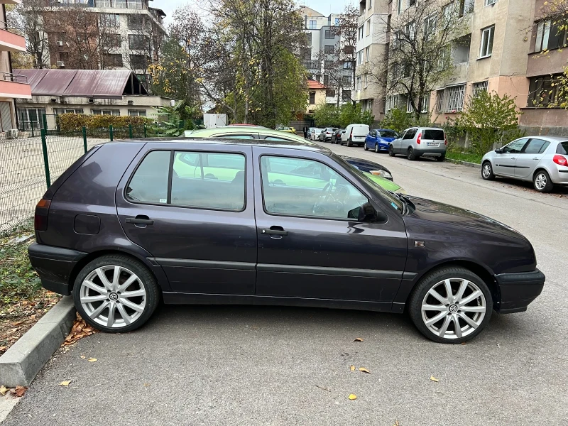 VW Golf, снимка 8 - Автомобили и джипове - 47996639