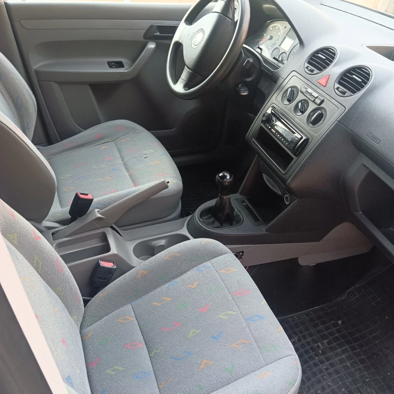 VW Caddy 1.9 Maxi, снимка 4 - Автомобили и джипове - 48359110