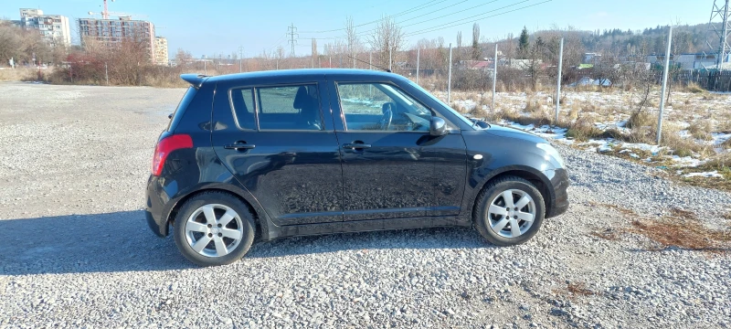 Suzuki Swift 1, 3 i  90000km., снимка 6 - Автомобили и джипове - 48501112