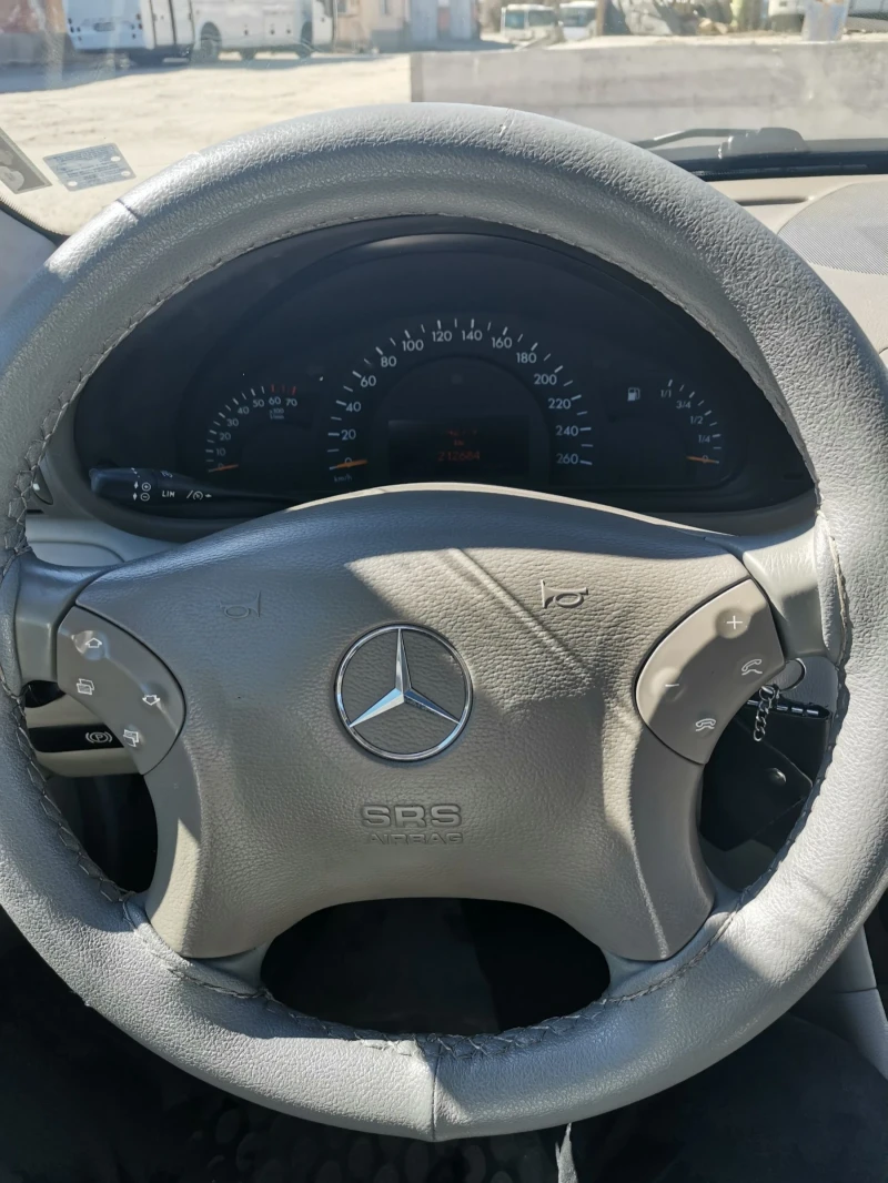 Mercedes-Benz C 200, снимка 7 - Автомобили и джипове - 49455287