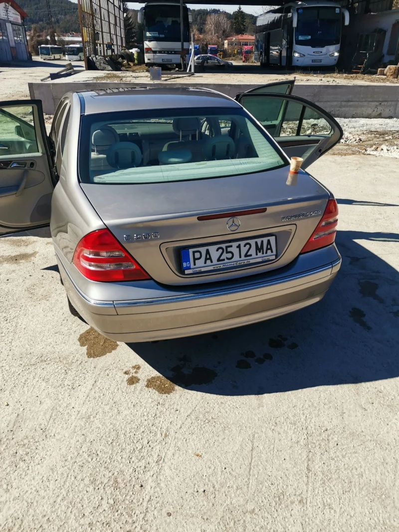 Mercedes-Benz C 200, снимка 11 - Автомобили и джипове - 49455287