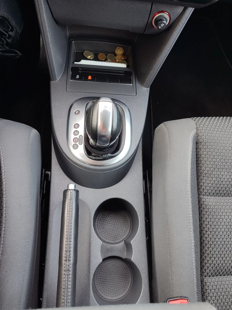 VW Touran, снимка 15 - Автомобили и джипове - 51240663