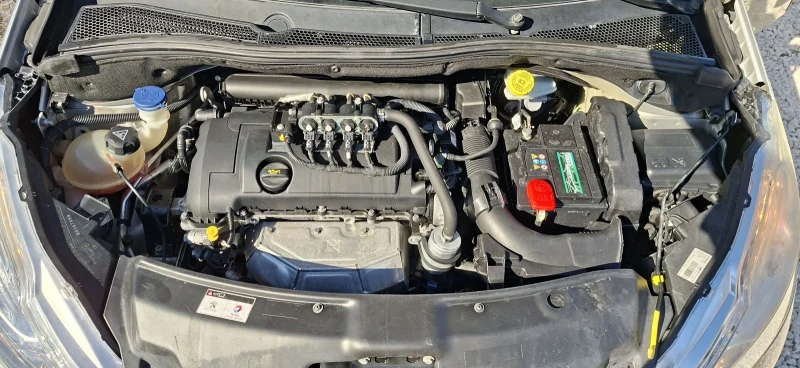 Peugeot 208 1, 4 БЕНЗИН/ГАЗ, снимка 11 - Автомобили и джипове - 51512284