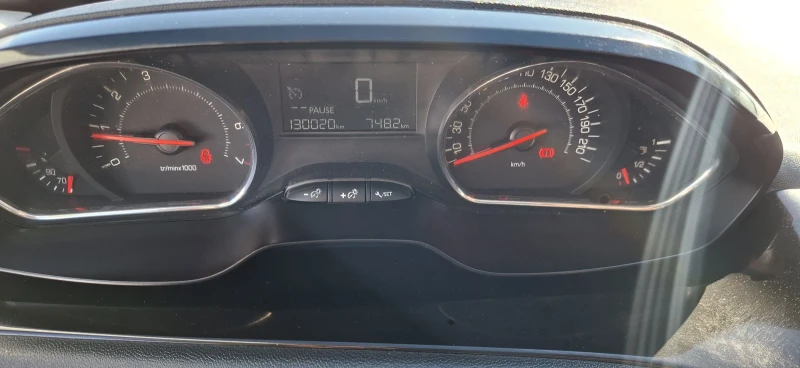 Peugeot 208 1, 4 БЕНЗИН/ГАЗ, снимка 9 - Автомобили и джипове - 51512284