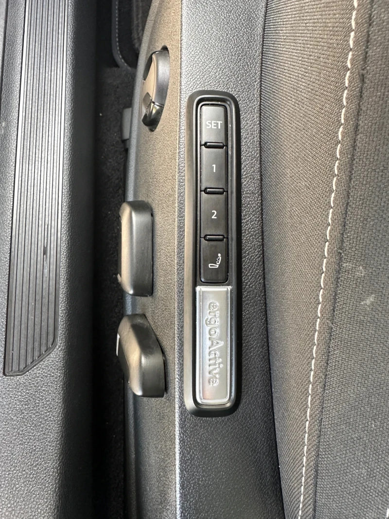 VW Golf 8.5 Style Full Option IQ 2.0TDI 11.000KM, снимка 13 - Автомобили и джипове - 52503499