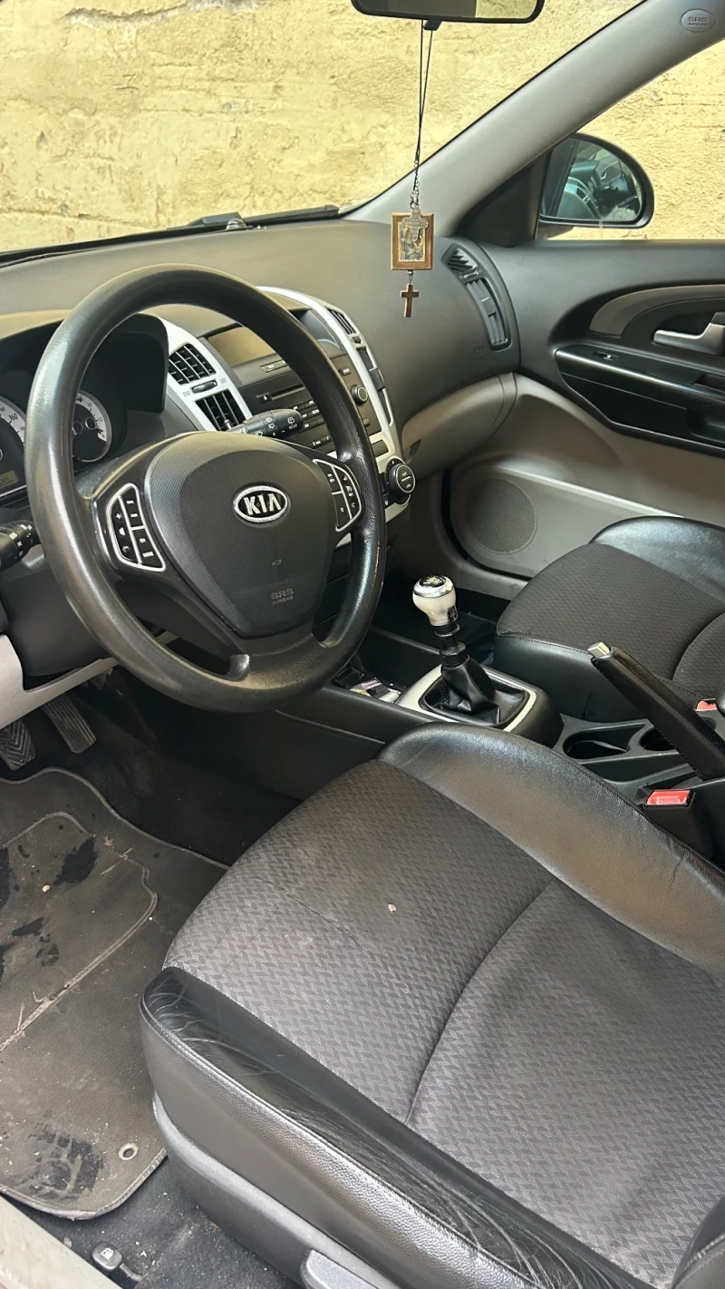 Kia Ceed, снимка 3 - Автомобили и джипове - 52656518