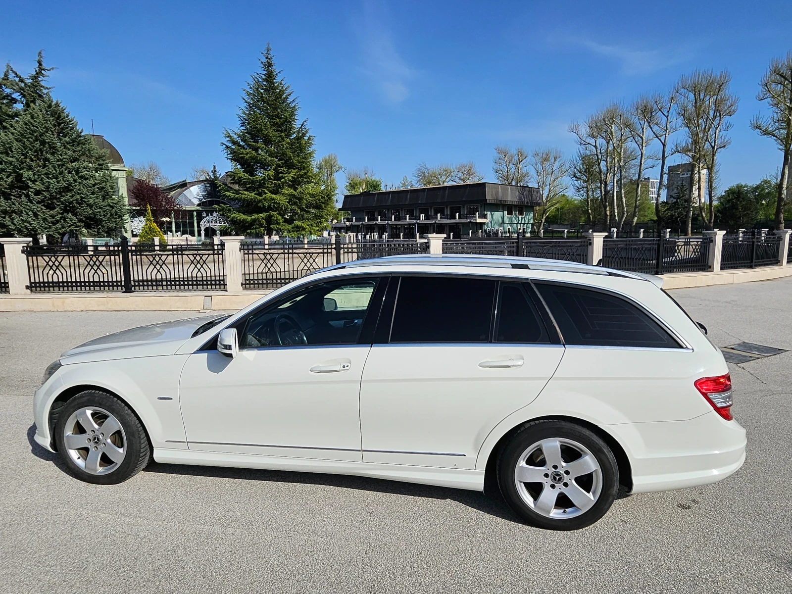 Mercedes-Benz C 220 2.2 CDI Avantgarde AMG - изображение 6