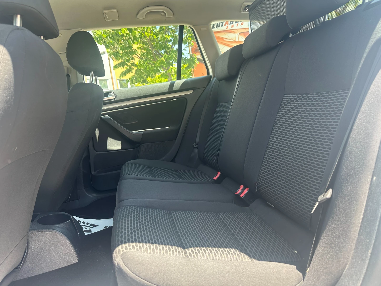 VW Golf 1.6d 105 к.с. - изображение 9