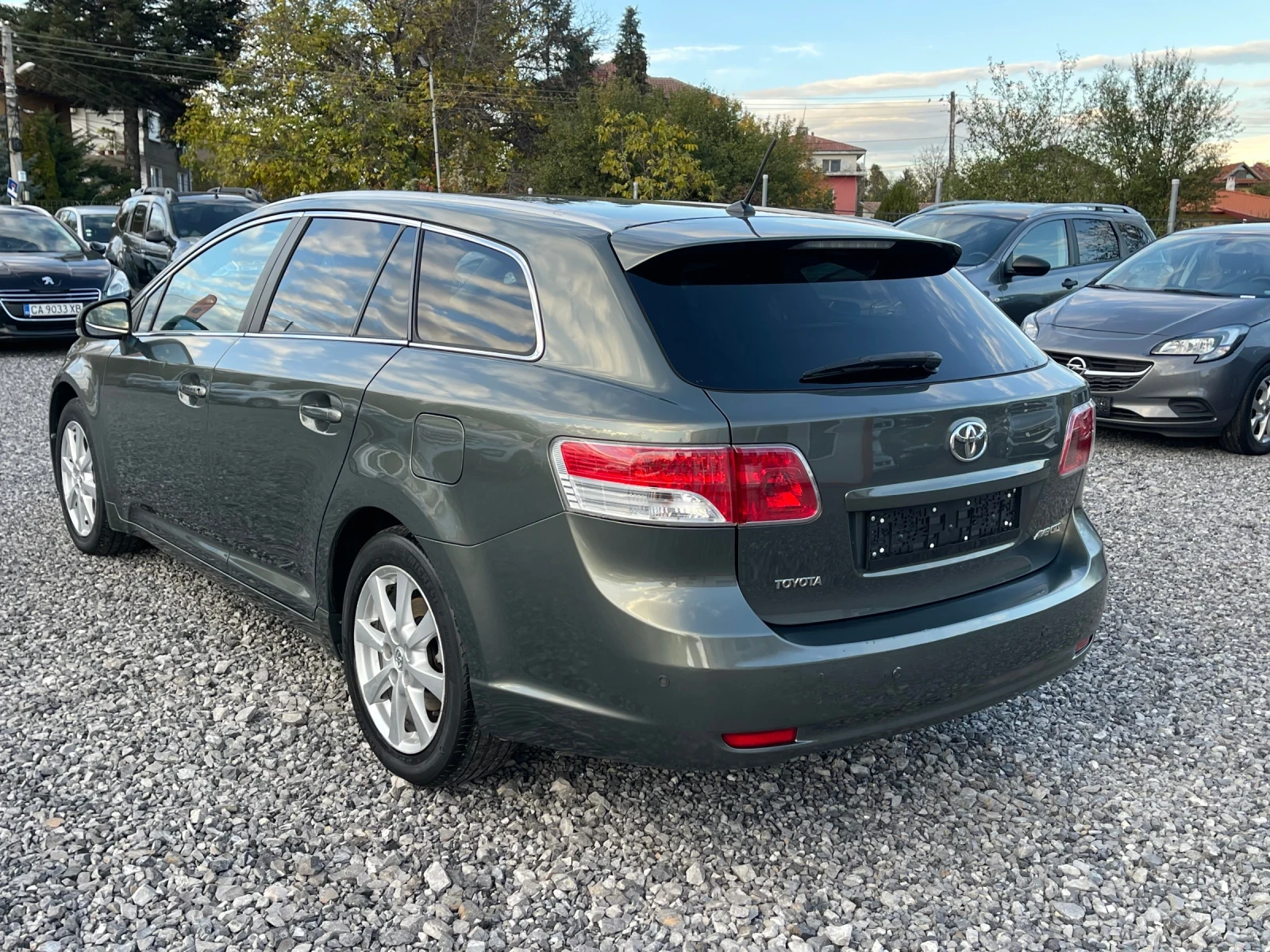 Toyota Avensis 2.0D-4D, 126Hp, Кожа, Памет, Keyless, Темпомат, По | Mobile.bg — изображение 6