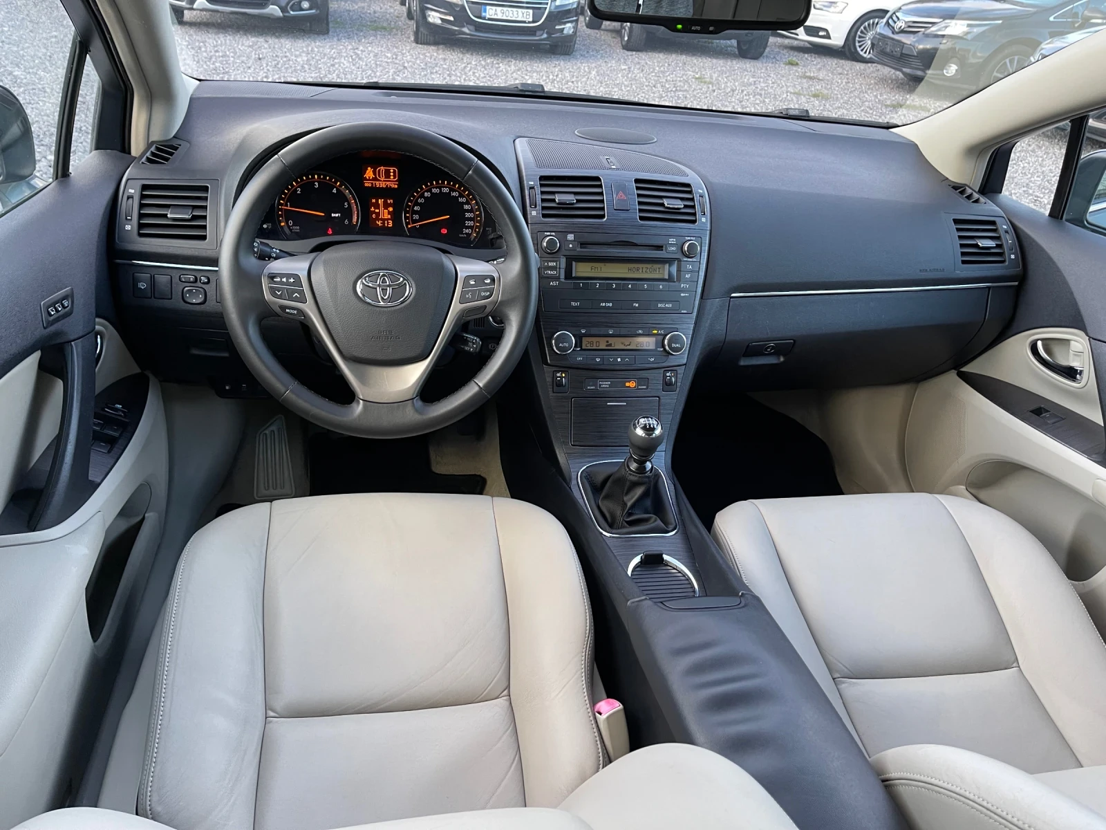 Toyota Avensis 2.0D-4D, 126Hp, Кожа, Памет, Keyless, Темпомат, По | Mobile.bg — изображение 13