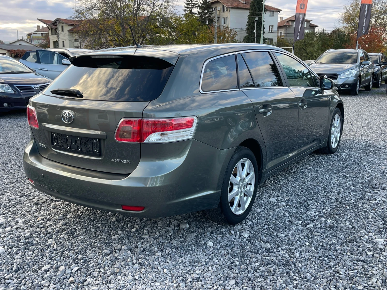 Toyota Avensis 2.0D-4D, 126Hp, Кожа, Памет, Keyless, Темпомат, По | Mobile.bg — изображение 7