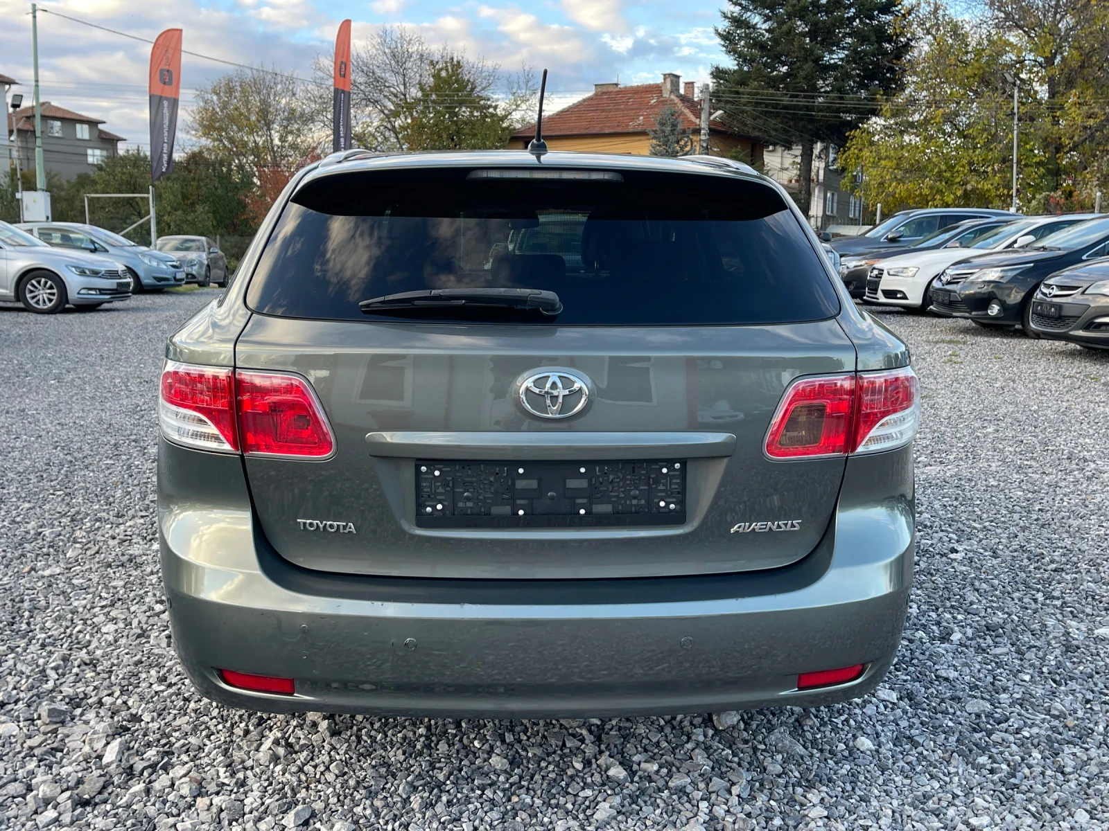 Toyota Avensis 2.0D-4D, 126Hp, Кожа, Памет, Keyless, Темпомат, По | Mobile.bg — изображение 8