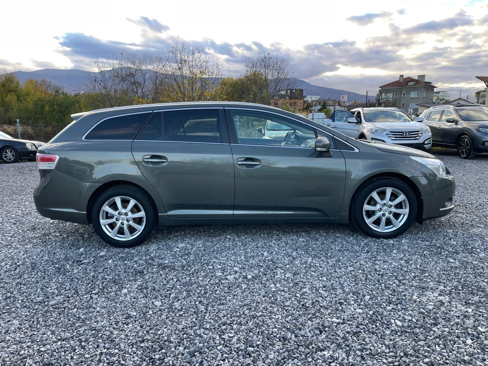Toyota Avensis 2.0D-4D, 126Hp, Кожа, Памет, Keyless, Темпомат, По | Mobile.bg — изображение 4