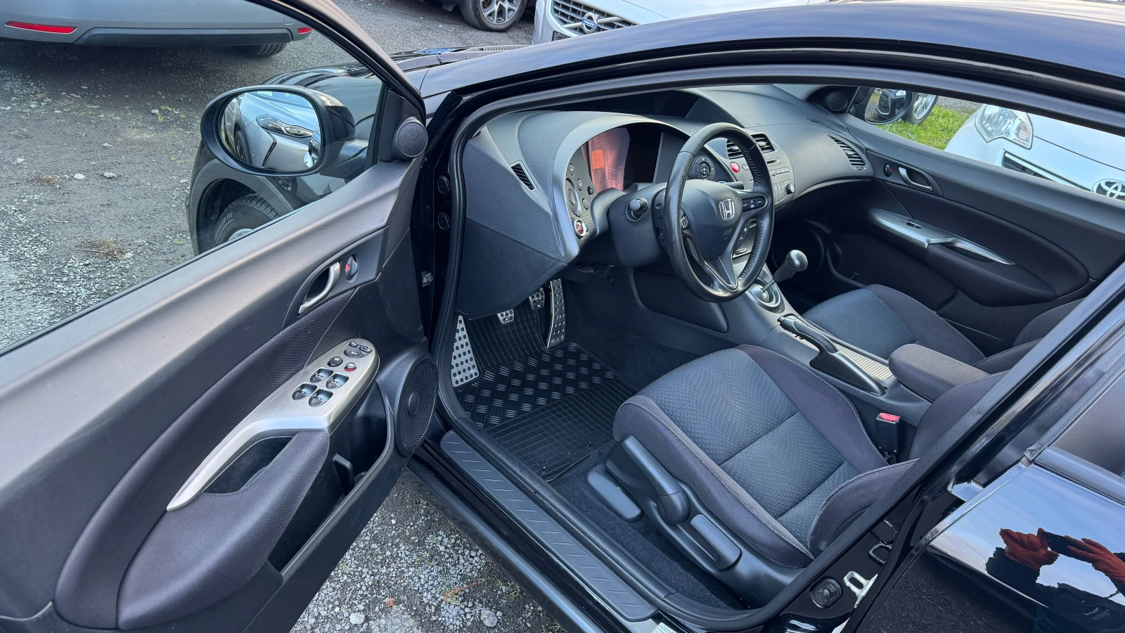 Honda Civic 1.8i Внос ШВЕЙЦАРИЯ! 6ск. PDC, Автопилот - изображение 9