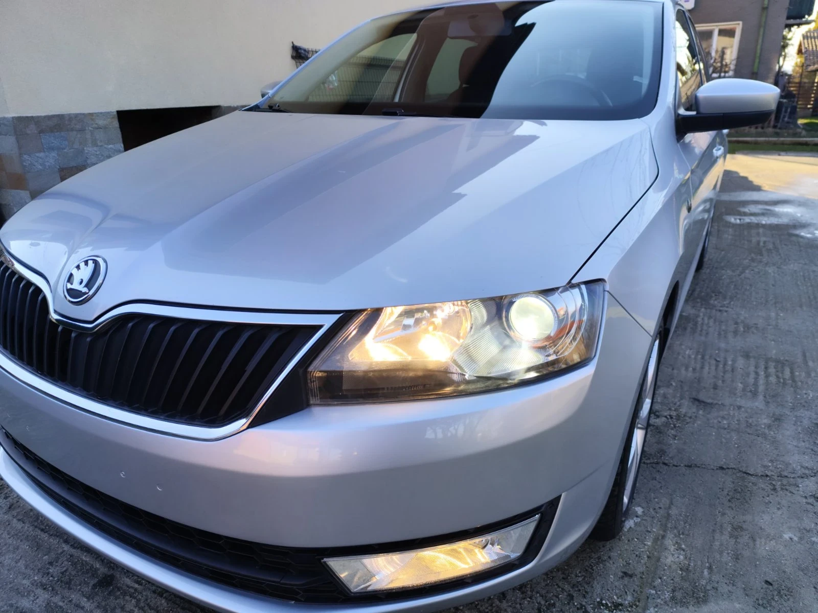 Skoda Rapid 1.6, снимка 2 - Автомобили и джипове - 53750951