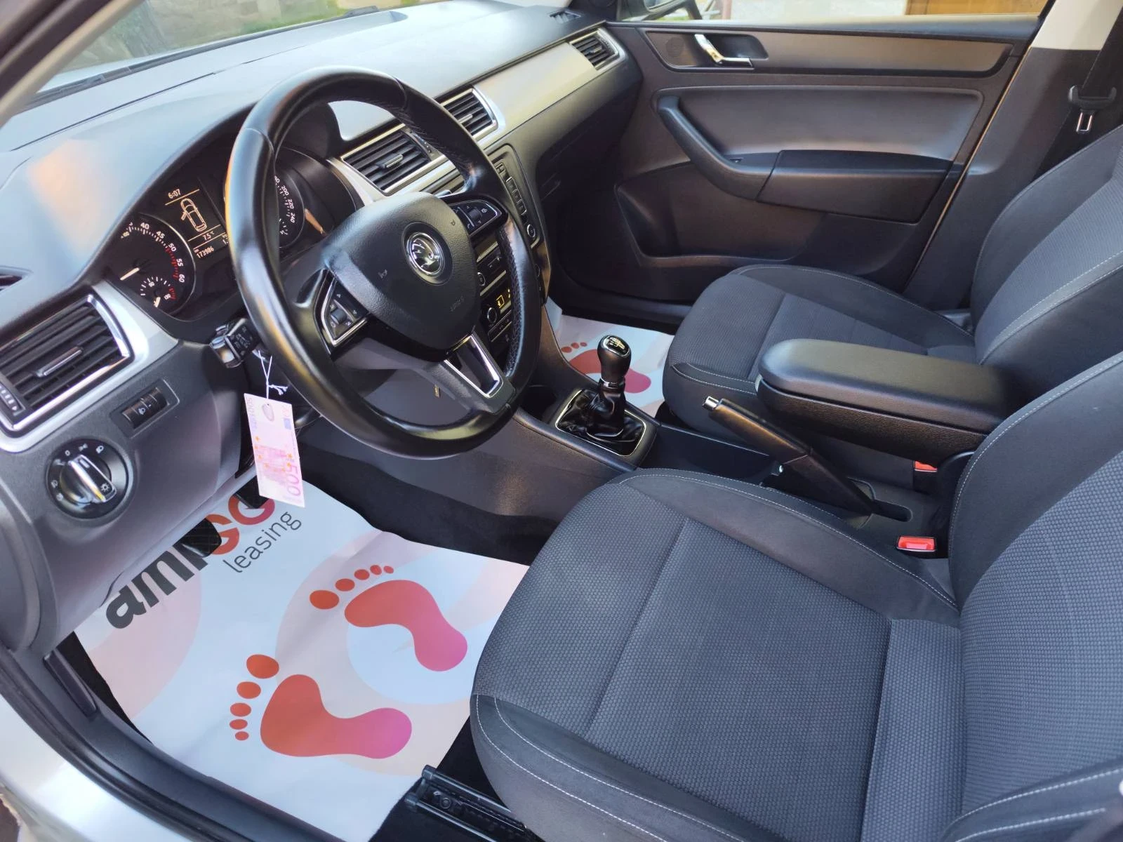 Skoda Rapid 1.6, снимка 17 - Автомобили и джипове - 53750951