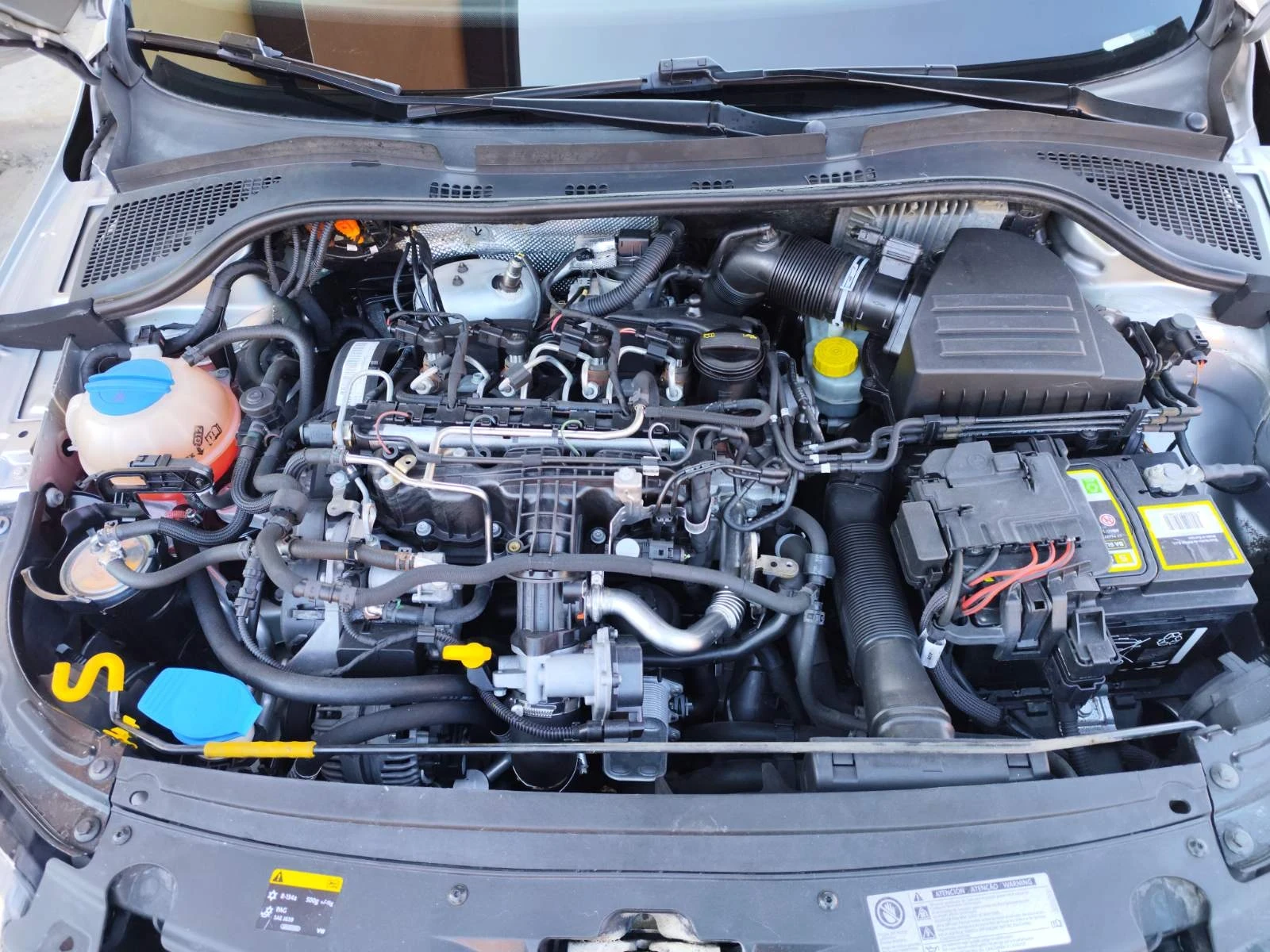 Skoda Rapid 1.6, снимка 11 - Автомобили и джипове - 53750951