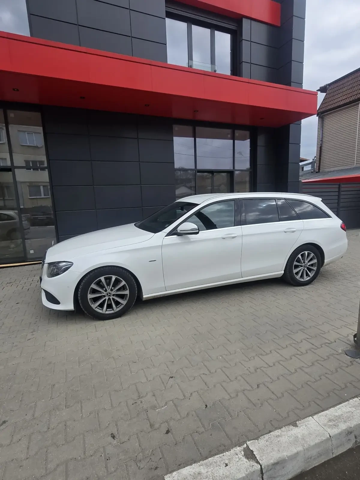 Mercedes-Benz E 220 194к.с 2020г. Топ Топ топ. , снимка 6 - Автомобили и джипове - 53903435