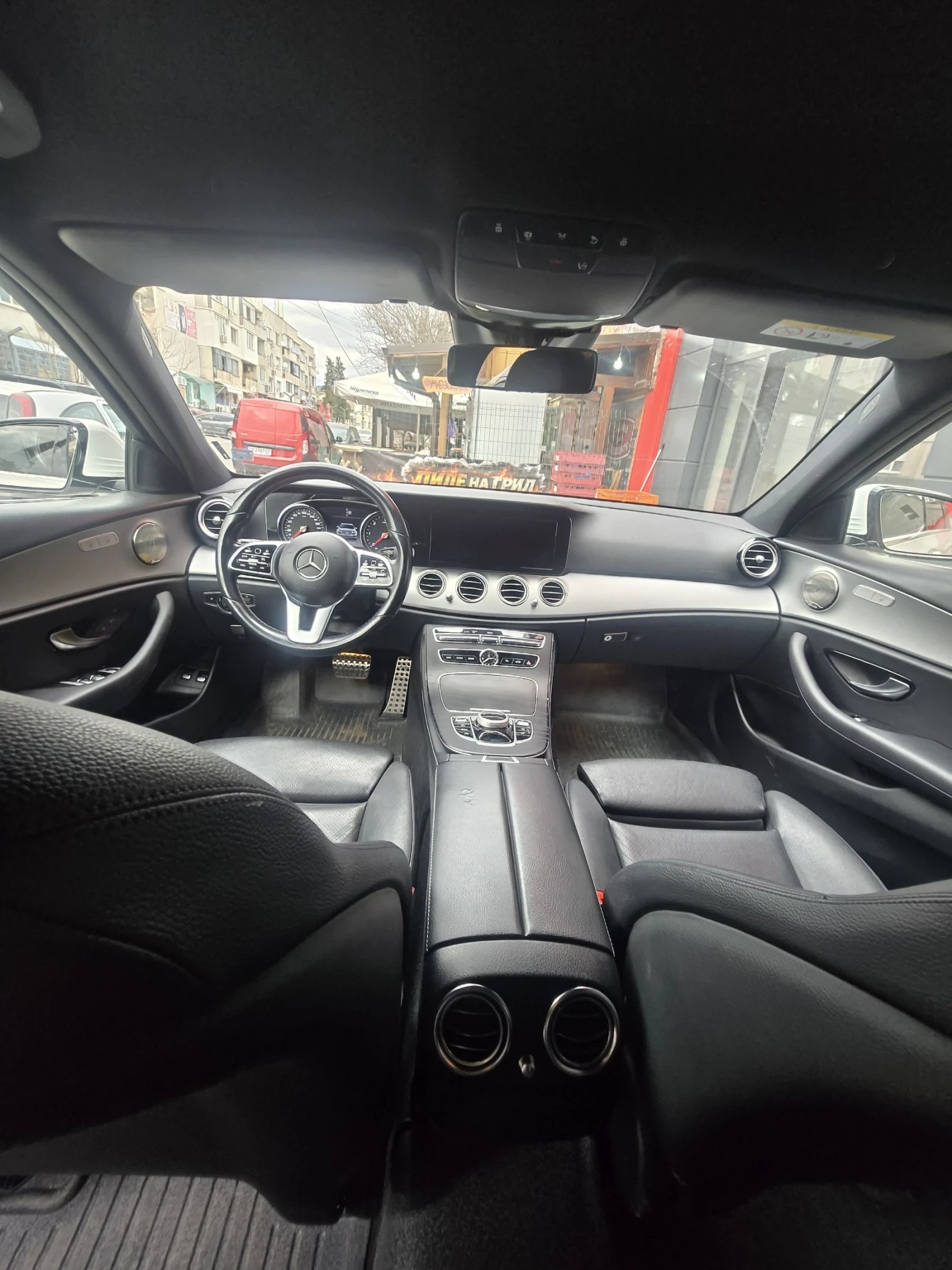 Mercedes-Benz E 220 194к.с 2020г. Топ Топ топ. , снимка 12 - Автомобили и джипове - 53903435