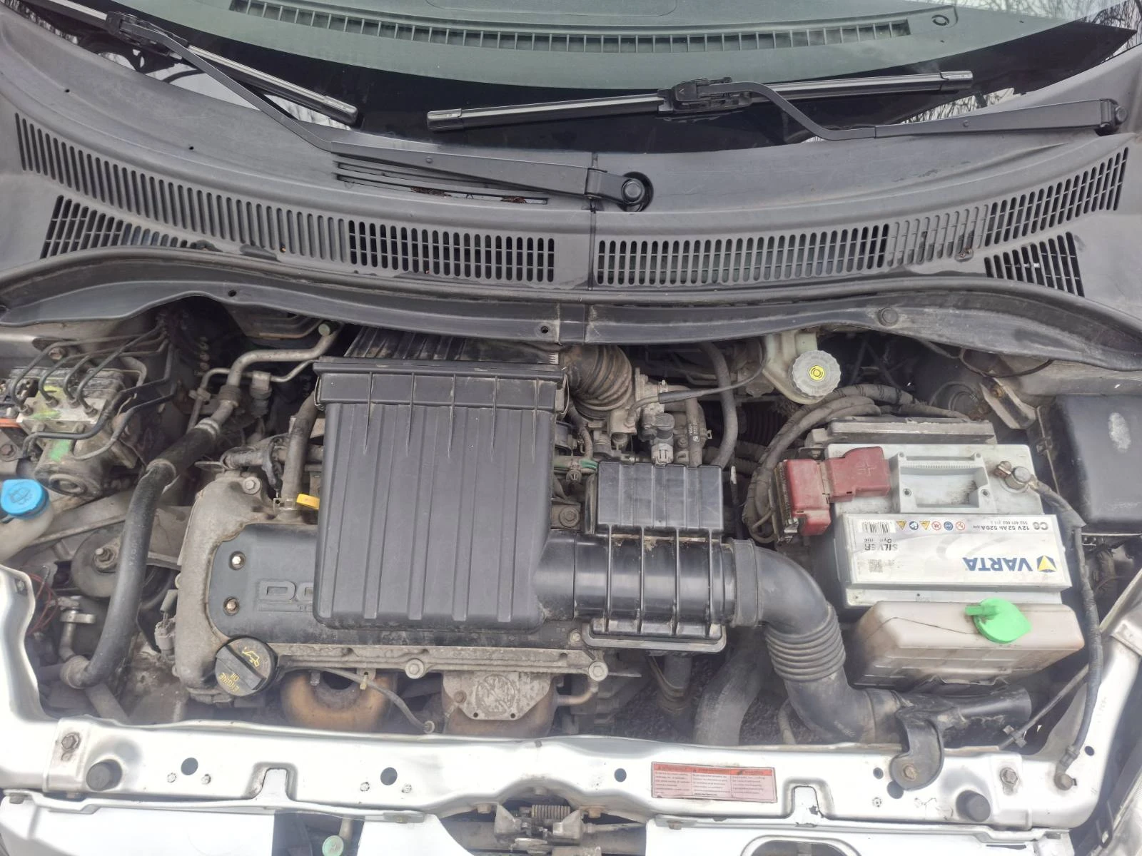 Suzuki Swift 1.3 i , снимка 13 - Автомобили и джипове - 53967350