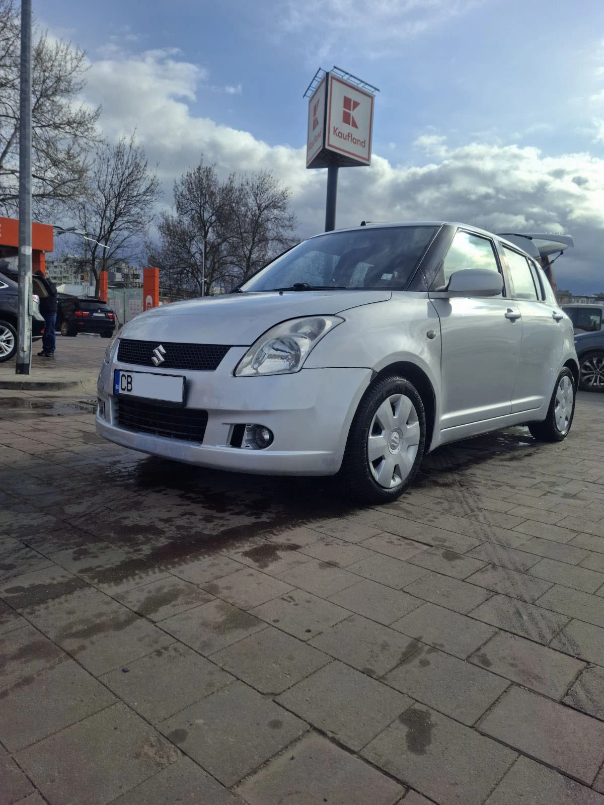 Suzuki Swift 1.3 i 