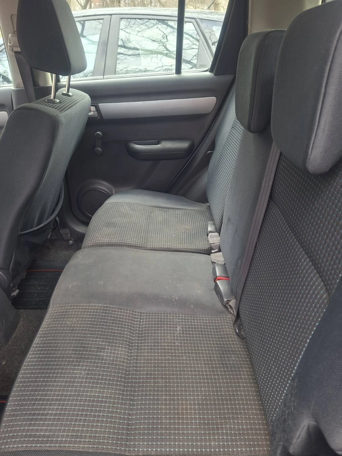 Suzuki Swift 1.3 i , снимка 10 - Автомобили и джипове - 53967350