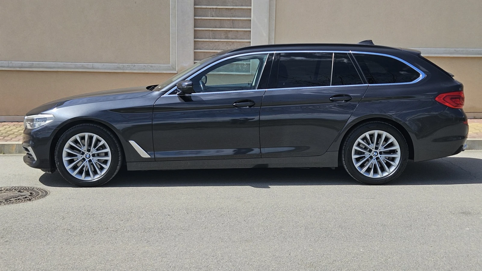 BMW 525 D Luxury Line   комфорт, стил и практичност в едно, снимка 4 - Автомобили и джипове - 54090885