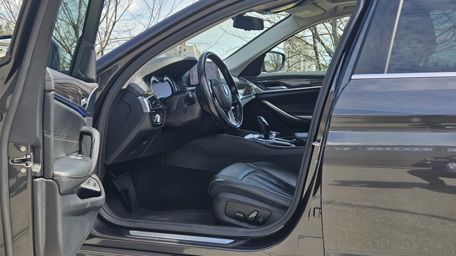 BMW 525 D Luxury Line   комфорт, стил и практичност в едно, снимка 9 - Автомобили и джипове - 54090885