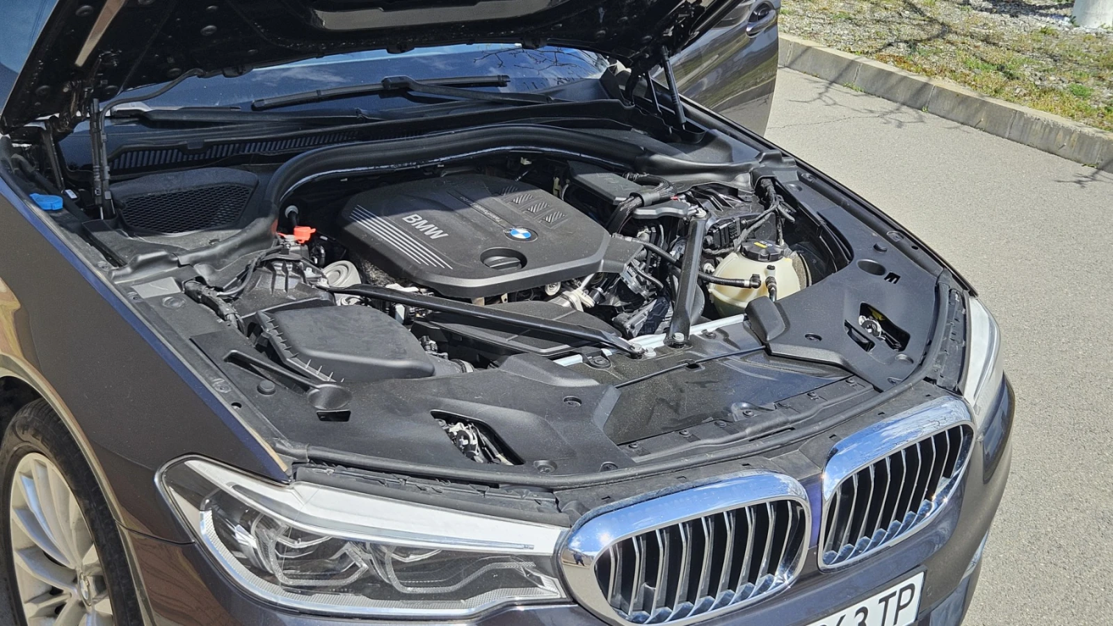 BMW 525 D Luxury Line   комфорт, стил и практичност в едно, снимка 14 - Автомобили и джипове - 54090885