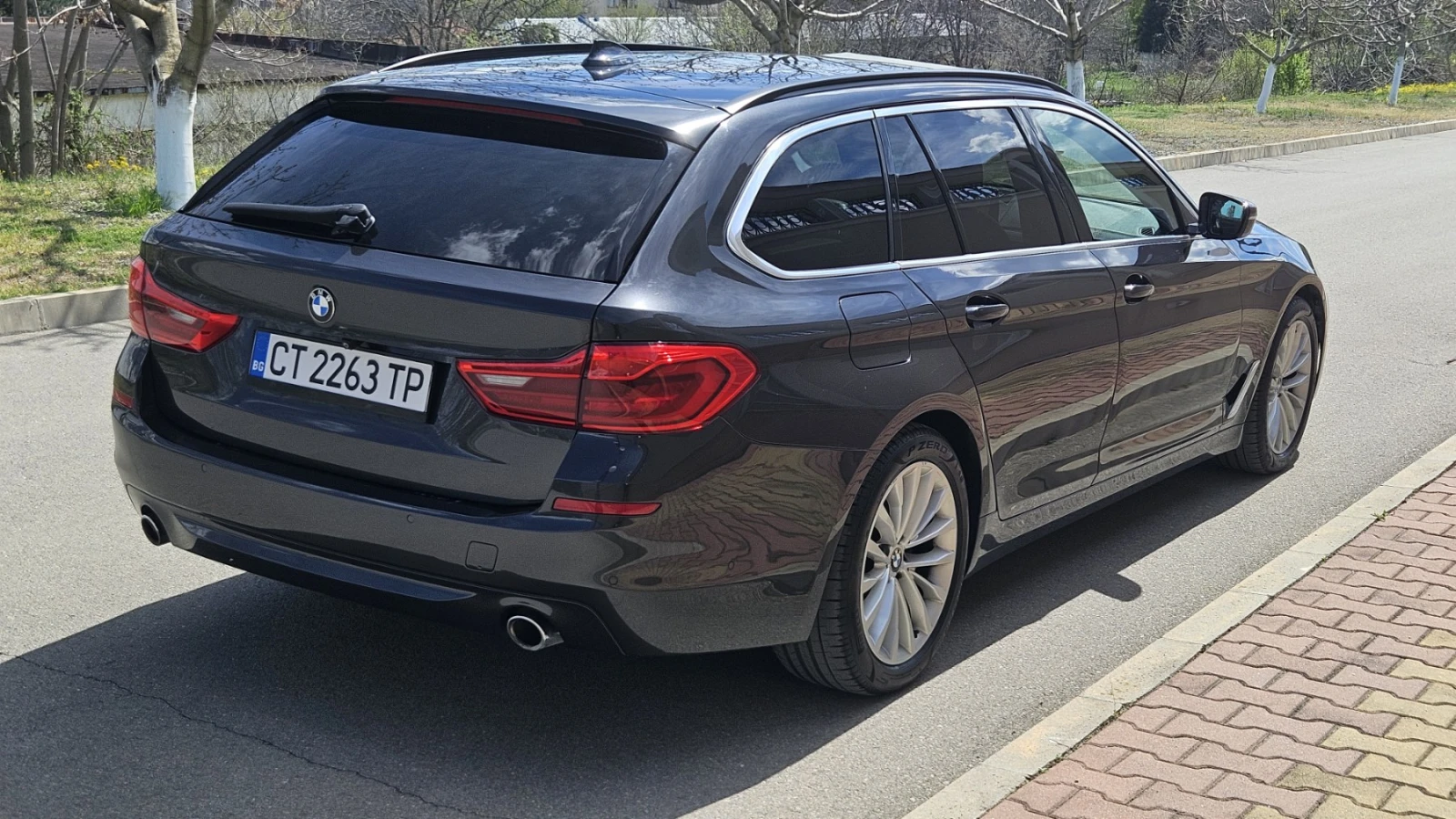 BMW 525 D Luxury Line   комфорт, стил и практичност в едно, снимка 15 - Автомобили и джипове - 54090885