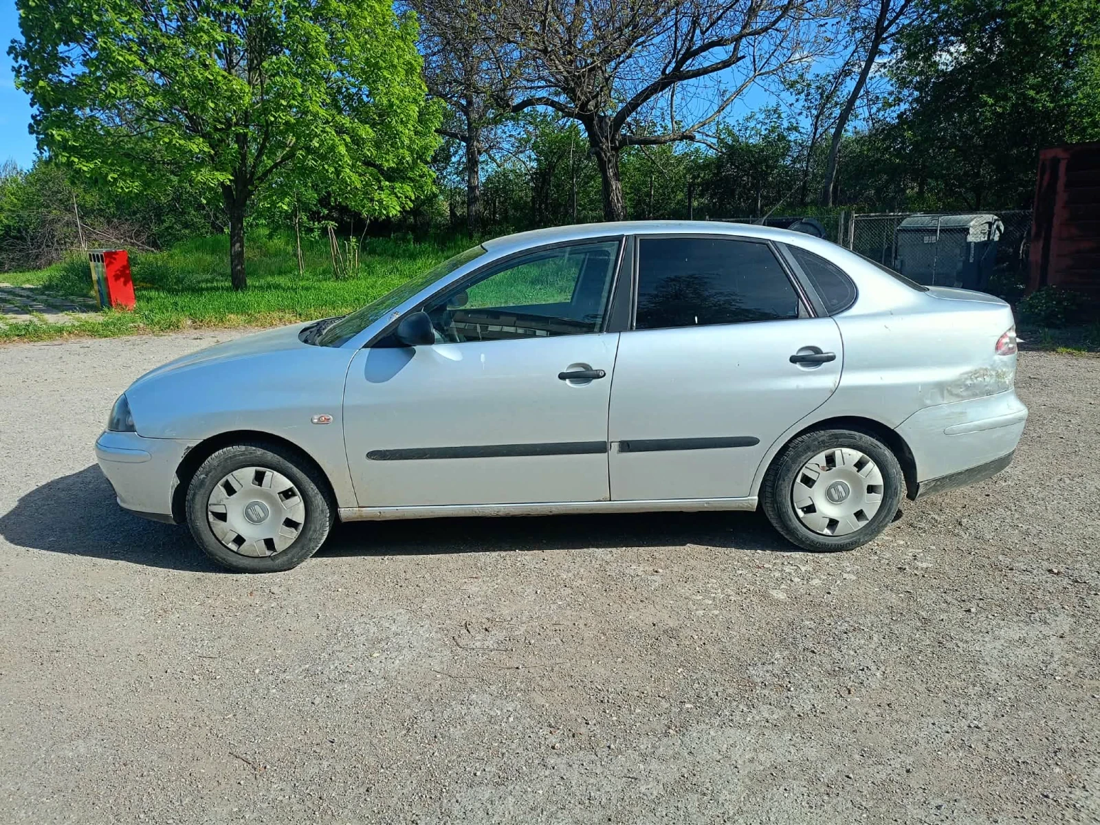 Seat Cordoba 1.4, снимка 4 - Автомобили и джипове - 54348105