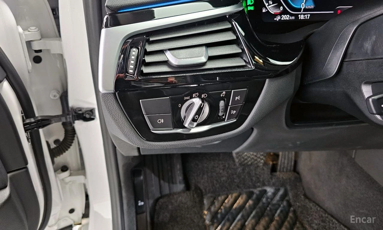 BMW 530E HYBRID* LUXURY* �������* ���������* LANE* ASSIST*  | Mobile.bg � ����������� 7