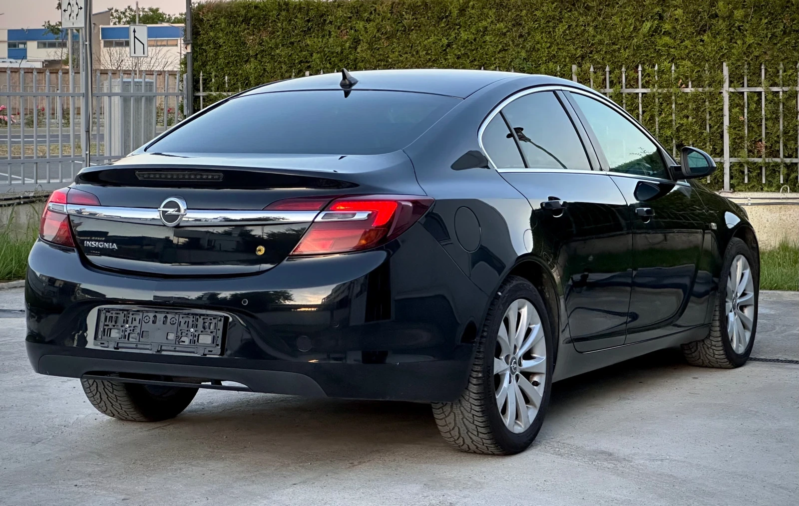 Opel Insignia 2.0 CDTI* FACE* DIGITAL* Серв.история, снимка 4 - Автомобили и джипове - 54715251