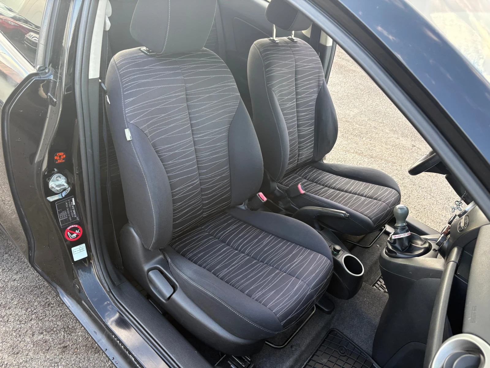 Mazda 2 1.4 HDi , снимка 12 - Автомобили и джипове - 55267715