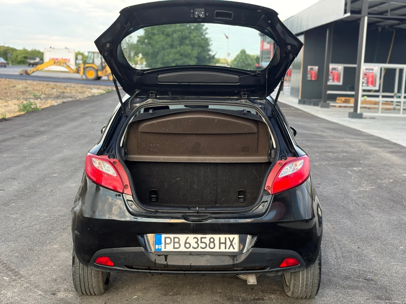Mazda 2 1.4 HDi , снимка 9 - Автомобили и джипове - 55267715