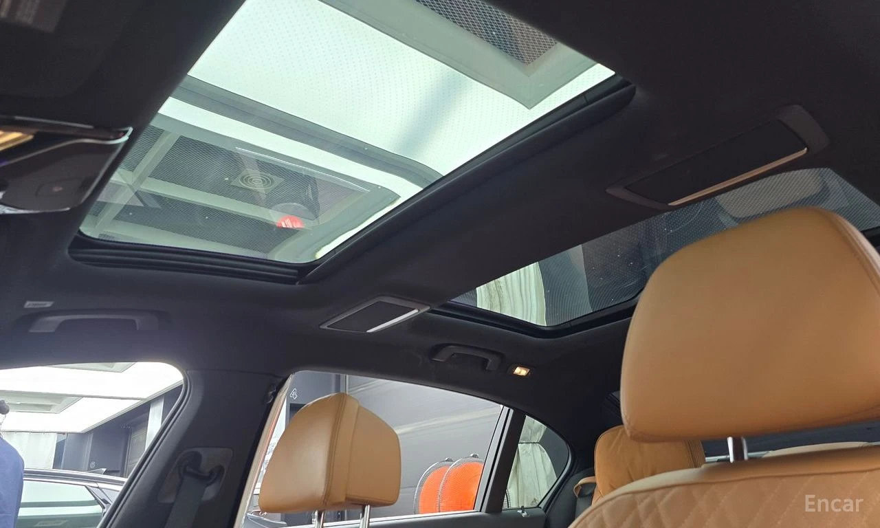 BMW 740 LI* XDRIVEM* SPORT* HARMON* KARDON* 3TV* ОБДУХВАНЕ, снимка 13 - Автомобили и джипове - 55467200