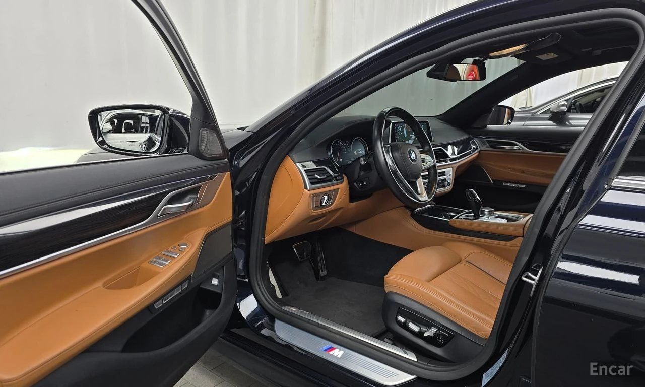 BMW 740 LI* XDRIVEM* SPORT* HARMON* KARDON* 3TV* ОБДУХВАНЕ, снимка 5 - Автомобили и джипове - 55467200