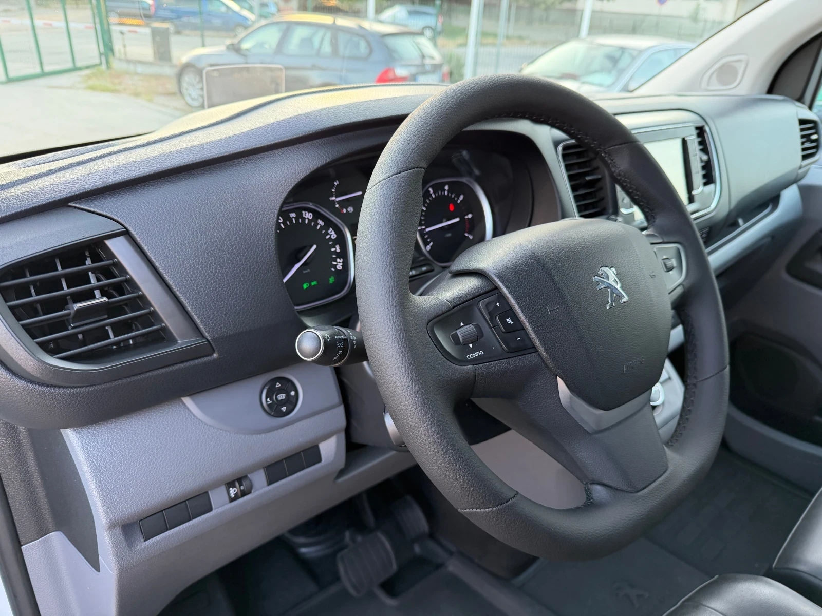 Peugeot Expert 2.0HDI 177kc Всички екстри + Швейцария+ , снимка 9 - Автомобили и джипове - 55532548