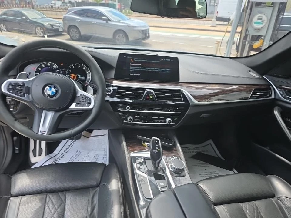 BMW 540 M Sport Line* Massage* Обду* Head-Up* Дистроник* H, снимка 8 - Автомобили и джипове - 55788475