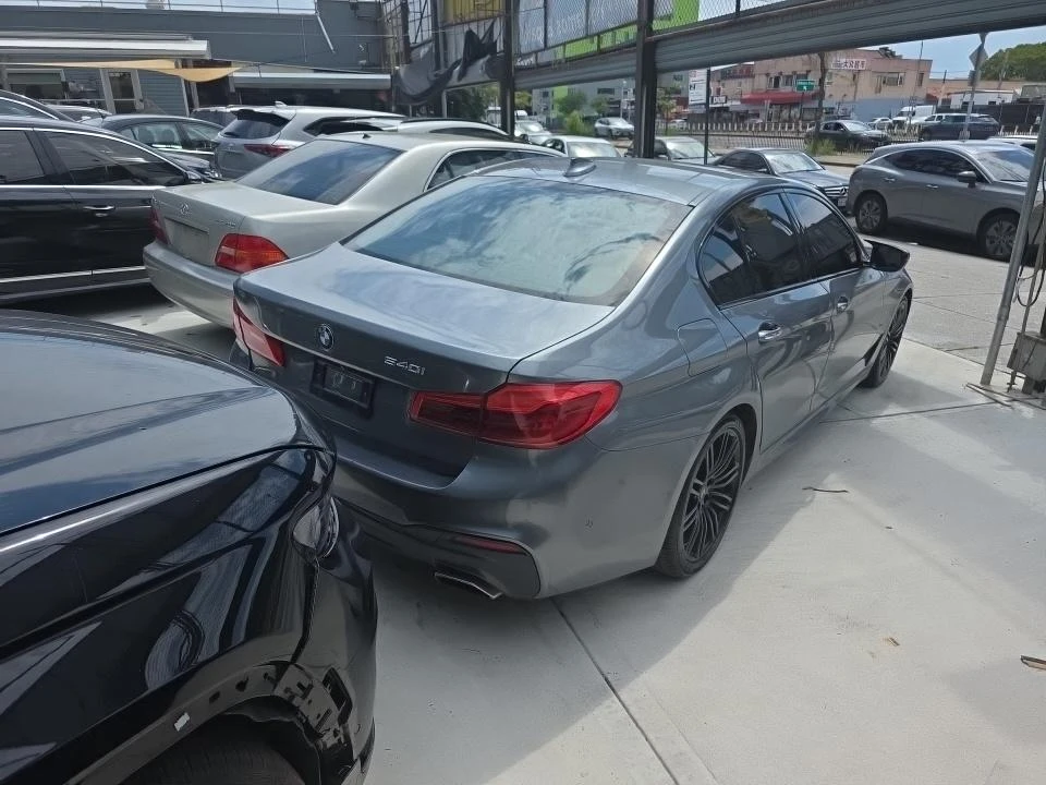 BMW 540 M Sport Line* Massage* Обду* Head-Up* Дистроник* H, снимка 4 - Автомобили и джипове - 55788475