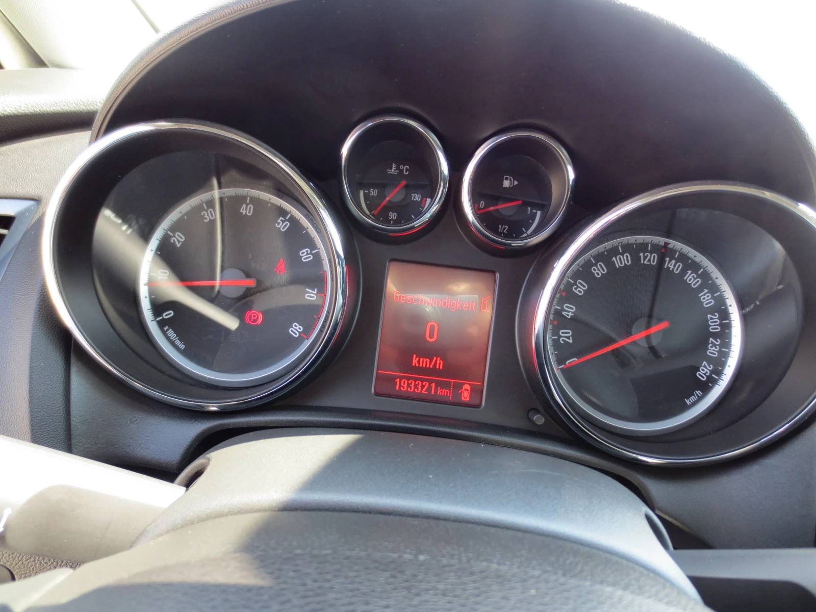 Opel Astra 1.4 i * TURBO* СЕДАН, снимка 11 - Автомобили и джипове - 55799176