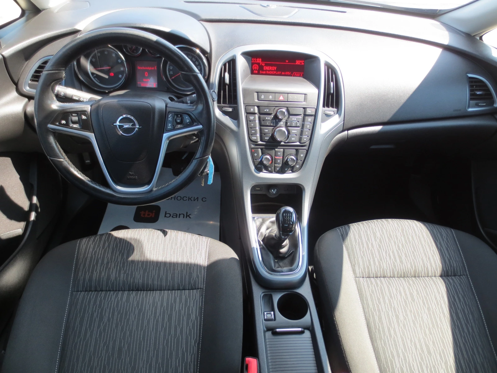 Opel Astra 1.4 i * TURBO* СЕДАН, снимка 13 - Автомобили и джипове - 55799176