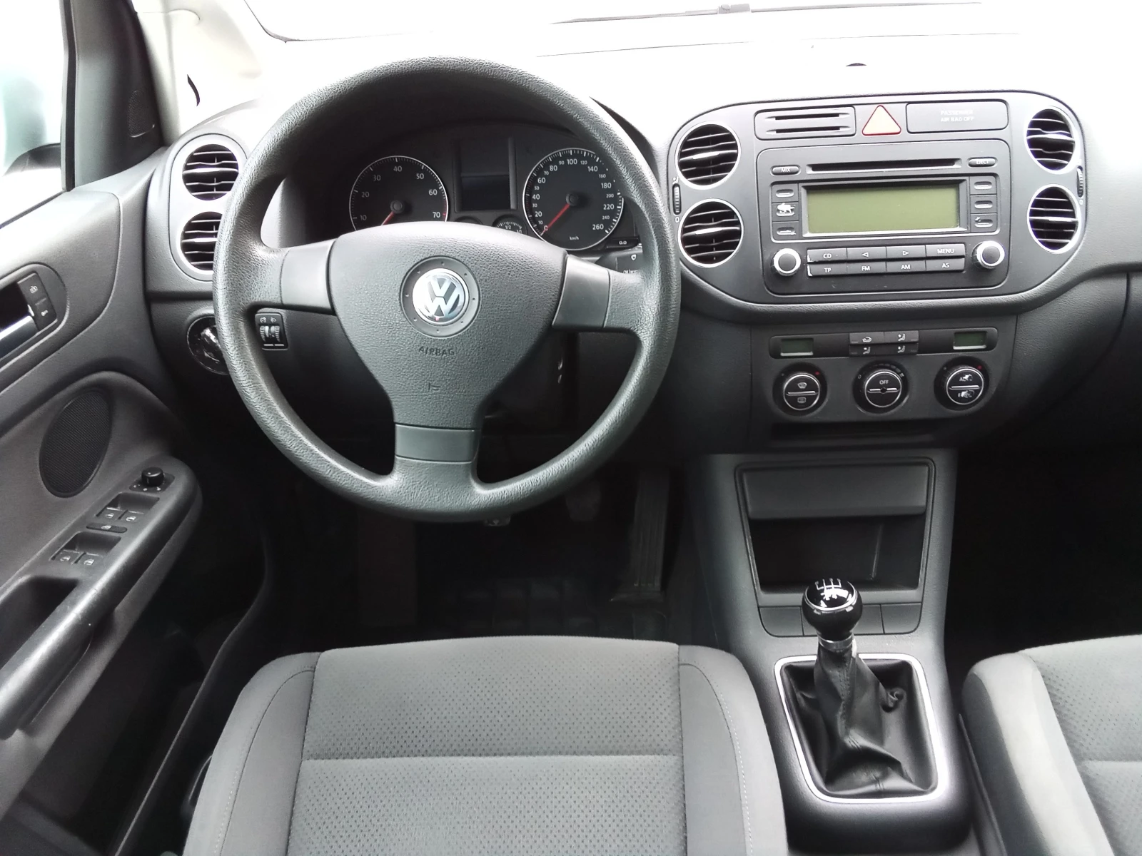 VW Golf Plus 1.6i-102kc., снимка 9 - Автомобили и джипове - 55992541