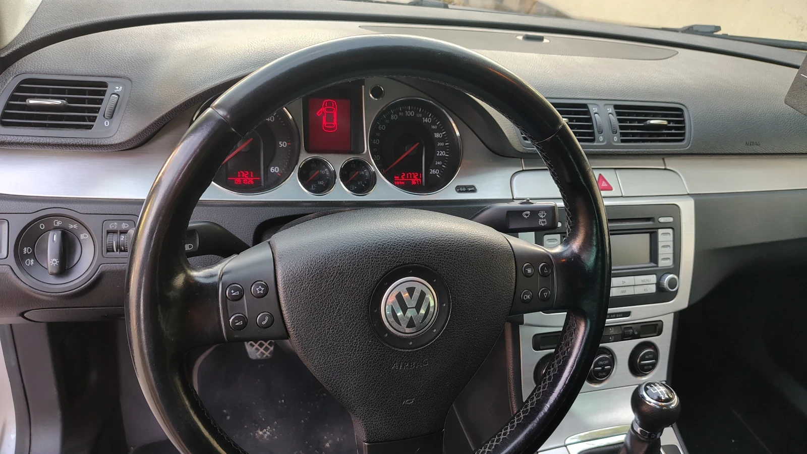 VW Passat B6, снимка 7 - Автомобили и джипове - 56438395