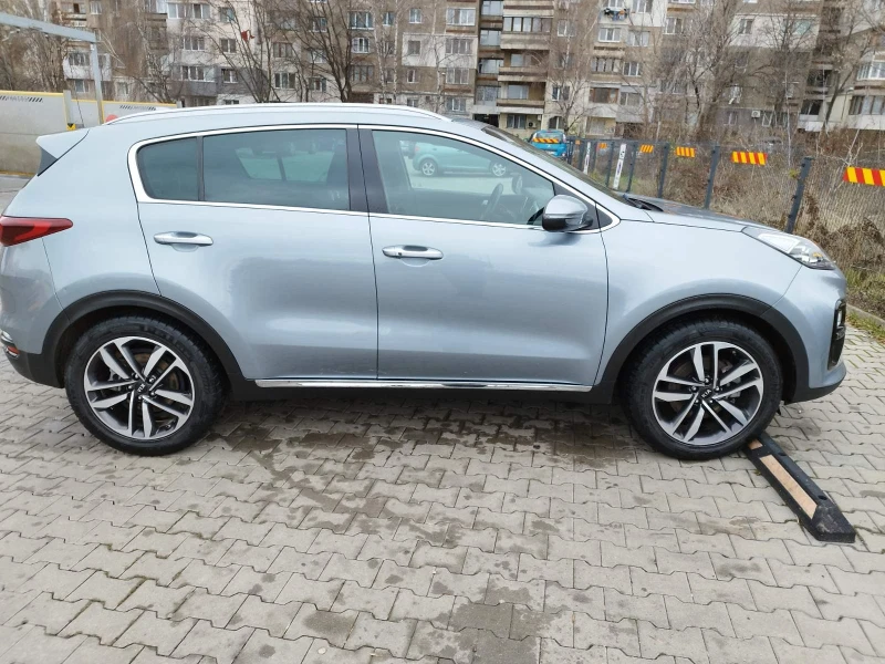 Kia Sportage, снимка 3 - Автомобили и джипове - 48383881