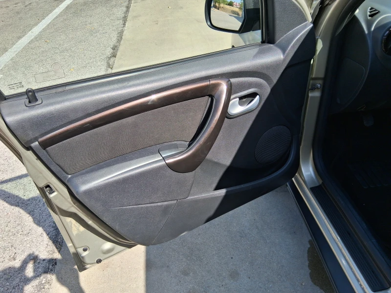 Dacia Duster, снимка 8 - Автомобили и джипове - 52658187