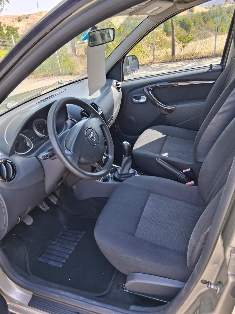 Dacia Duster, снимка 12 - Автомобили и джипове - 52658187